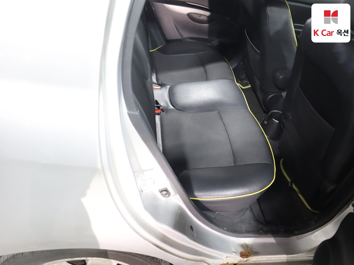 Kia Morning 2011 - Image 27