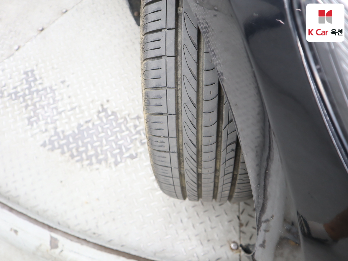 Hyundai Elantra 2017 - Image 30