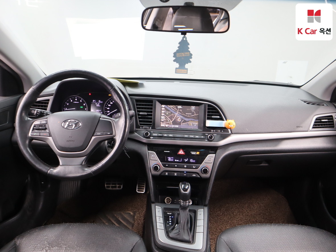 Hyundai Elantra 2017 - Image 3