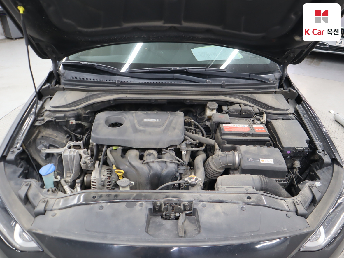 Hyundai Elantra 2017 - Image 31