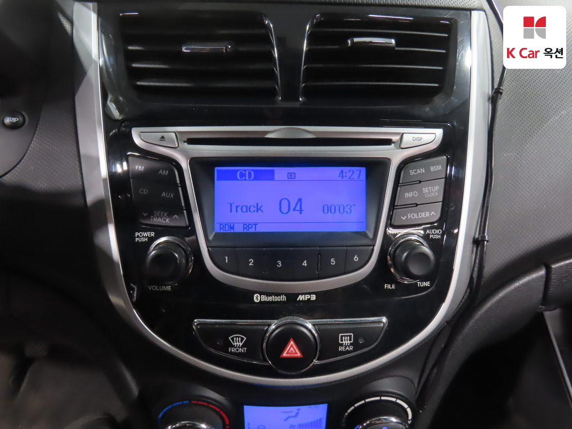 هيونداي أكسنت 2012 - صورة 14