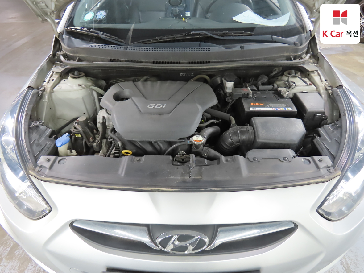 هيونداي أكسنت 2012 - صورة 31