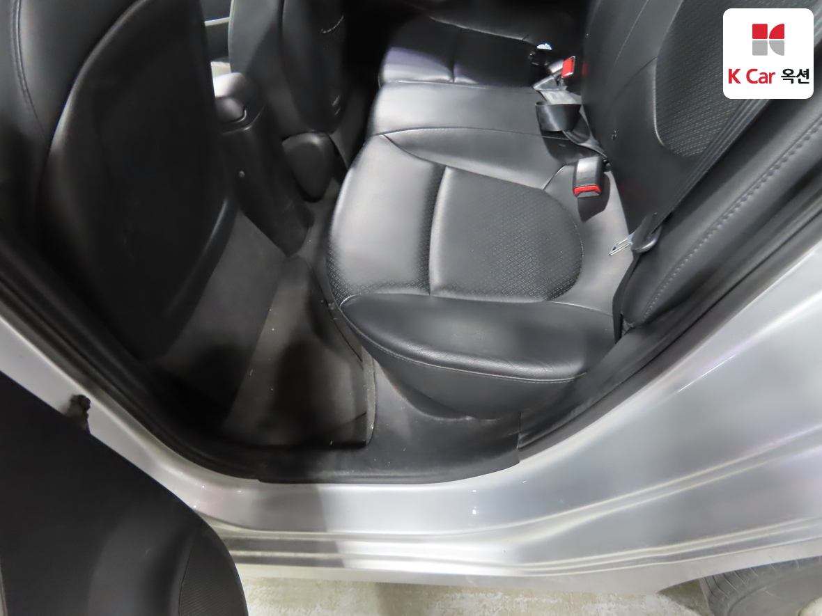 هيونداي أكسنت 2012 - صورة 22