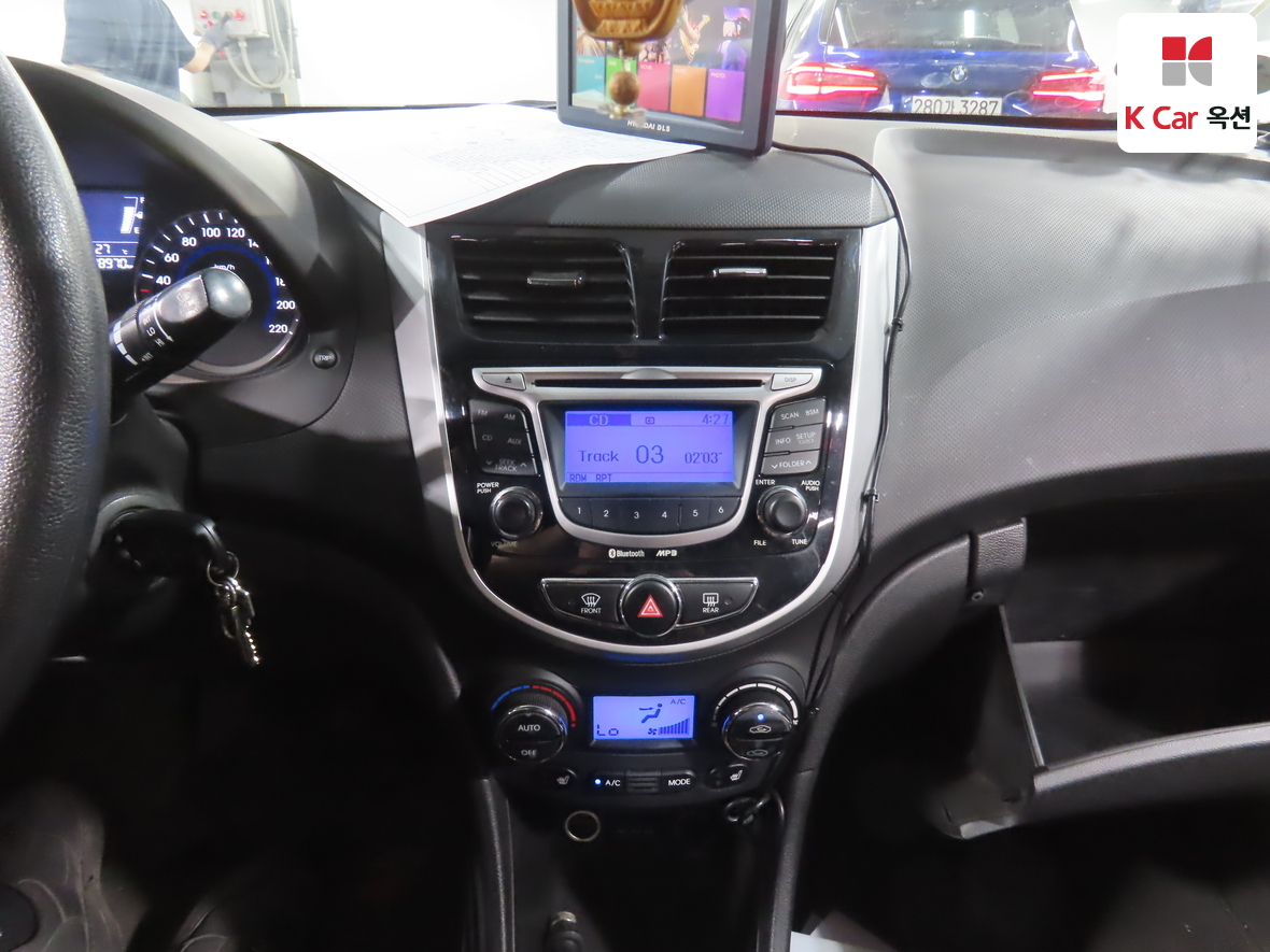 هيونداي أكسنت 2012 - صورة 6