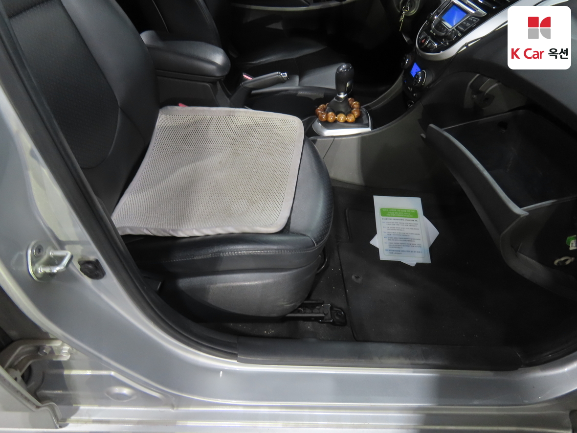 هيونداي أكسنت 2012 - صورة 28