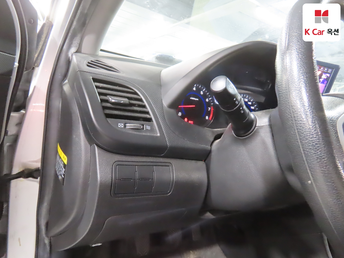 هيونداي أكسنت 2012 - صورة 9