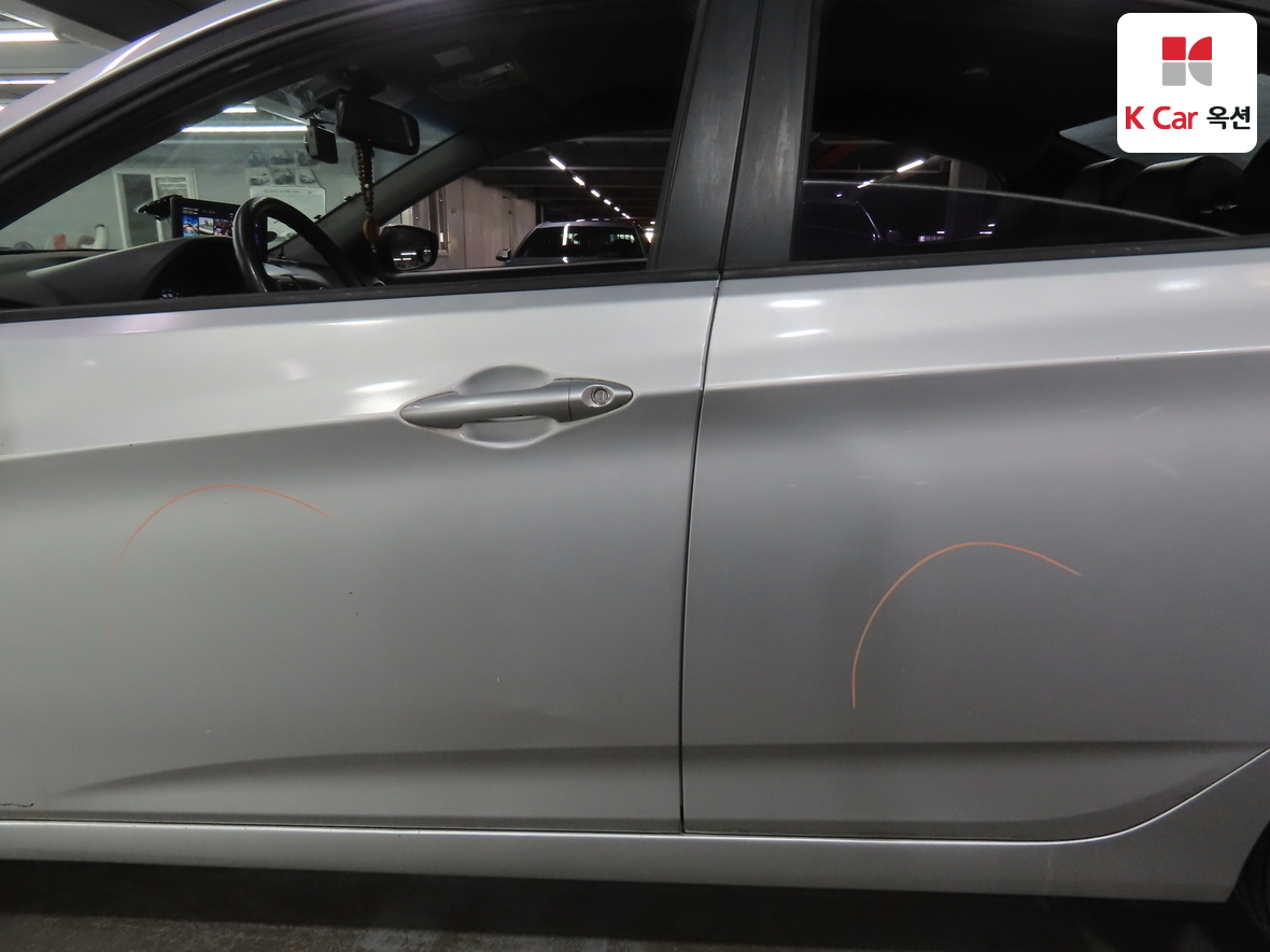 هيونداي أكسنت 2012 - صورة 35