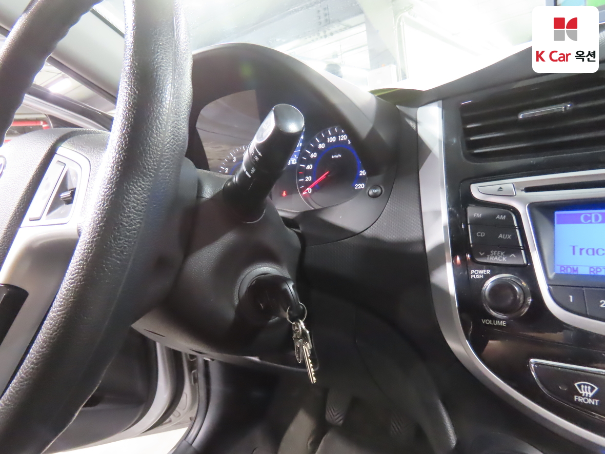 هيونداي أكسنت 2012 - صورة 11