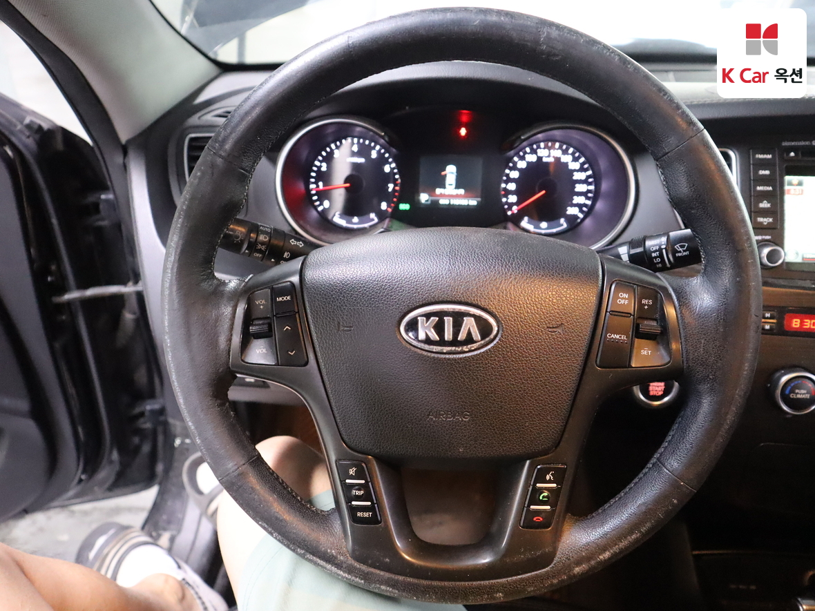 Kia K7 2012 - Image 10