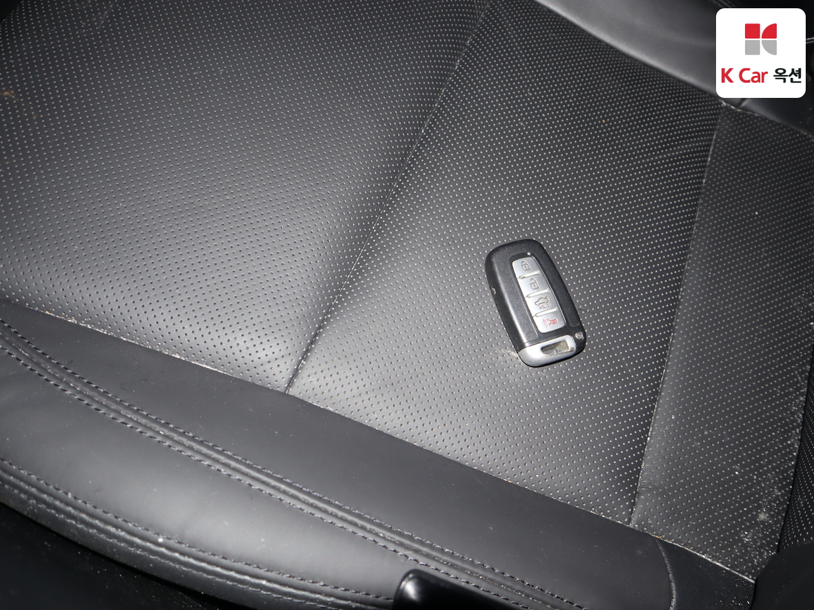 Kia K7 2012 - Image 17