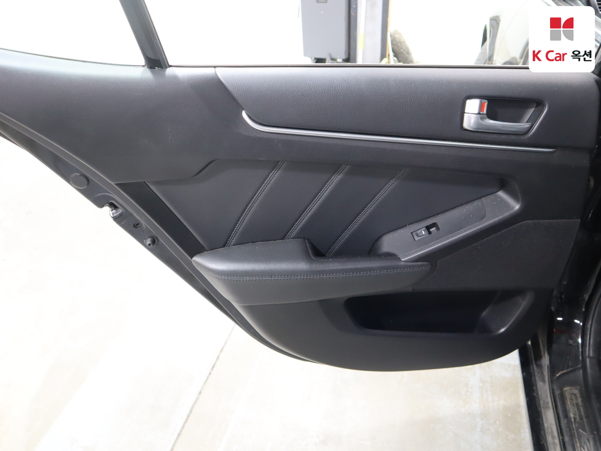 Kia K7 2012 - Image 23