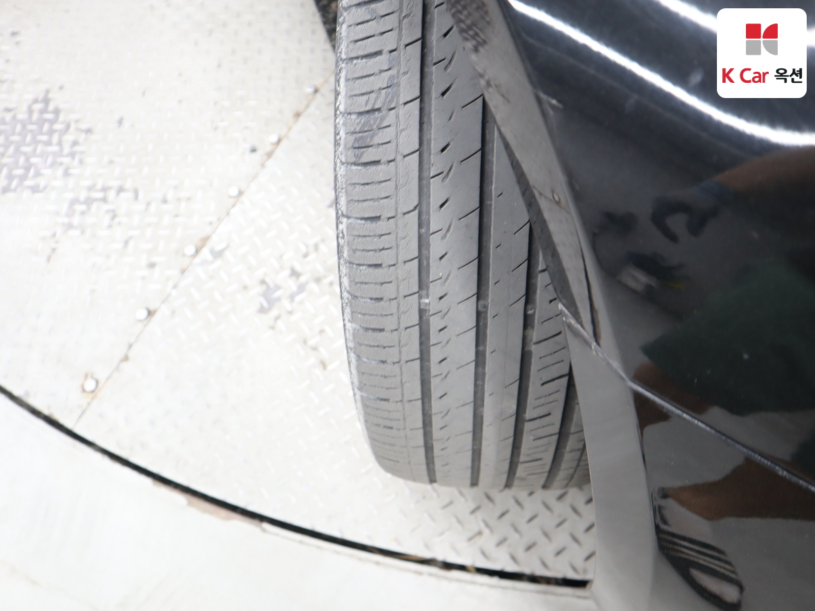 Kia K7 2012 - Image 32