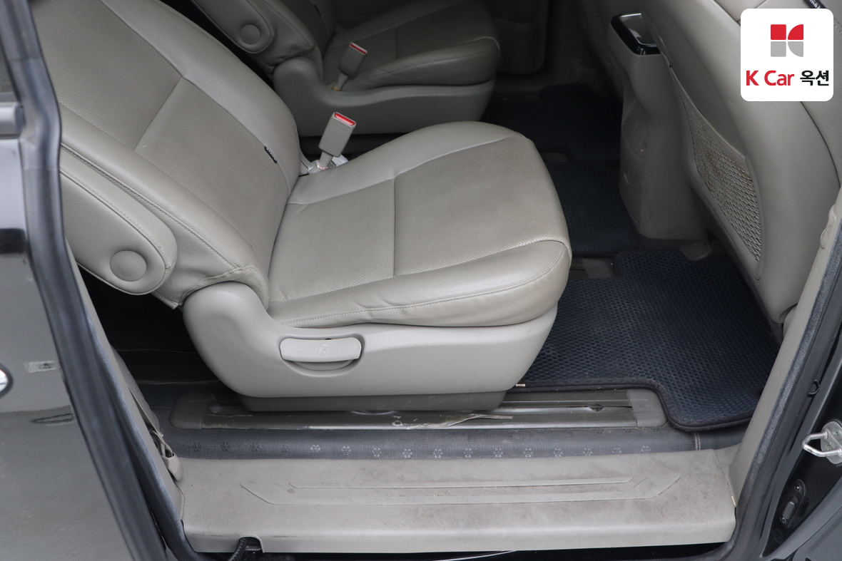 Kia New Carnival 2015 - Image 31