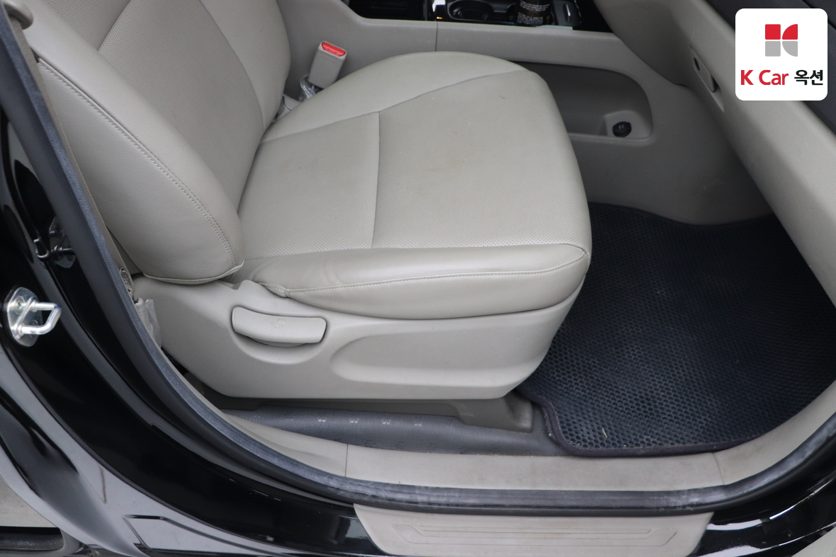 Kia New Carnival 2015 - Image 34