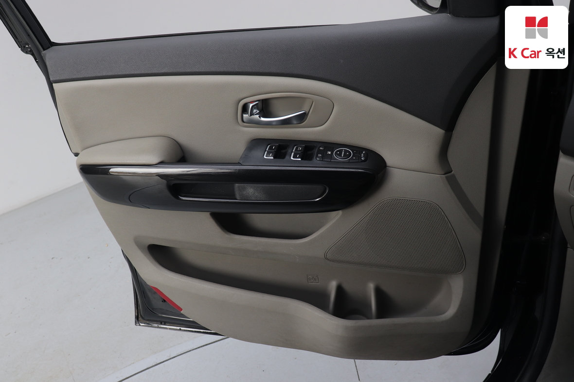 Kia New Carnival 2015 - Image 8