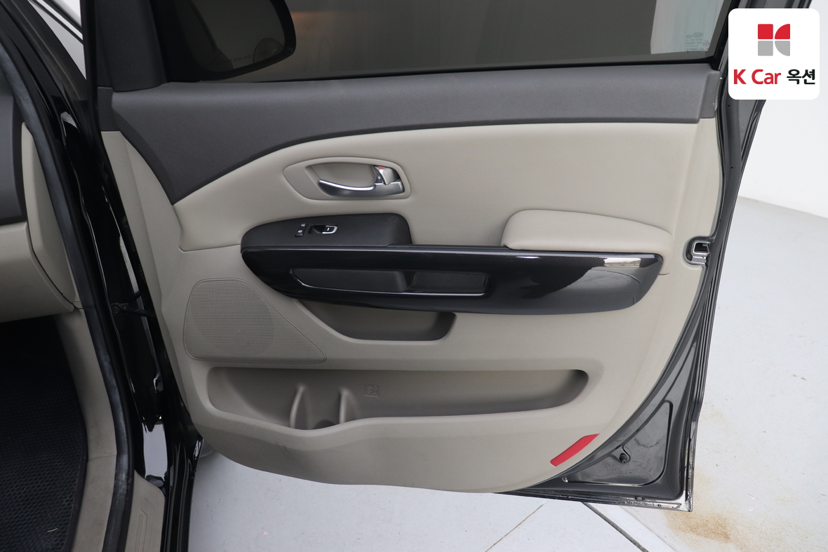 Kia New Carnival 2015 - Image 33