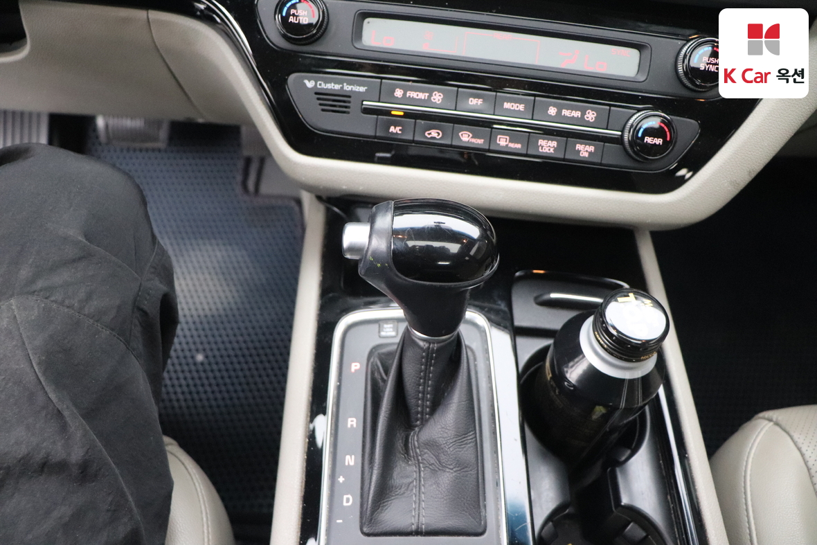 Kia New Carnival 2015 - Image 16