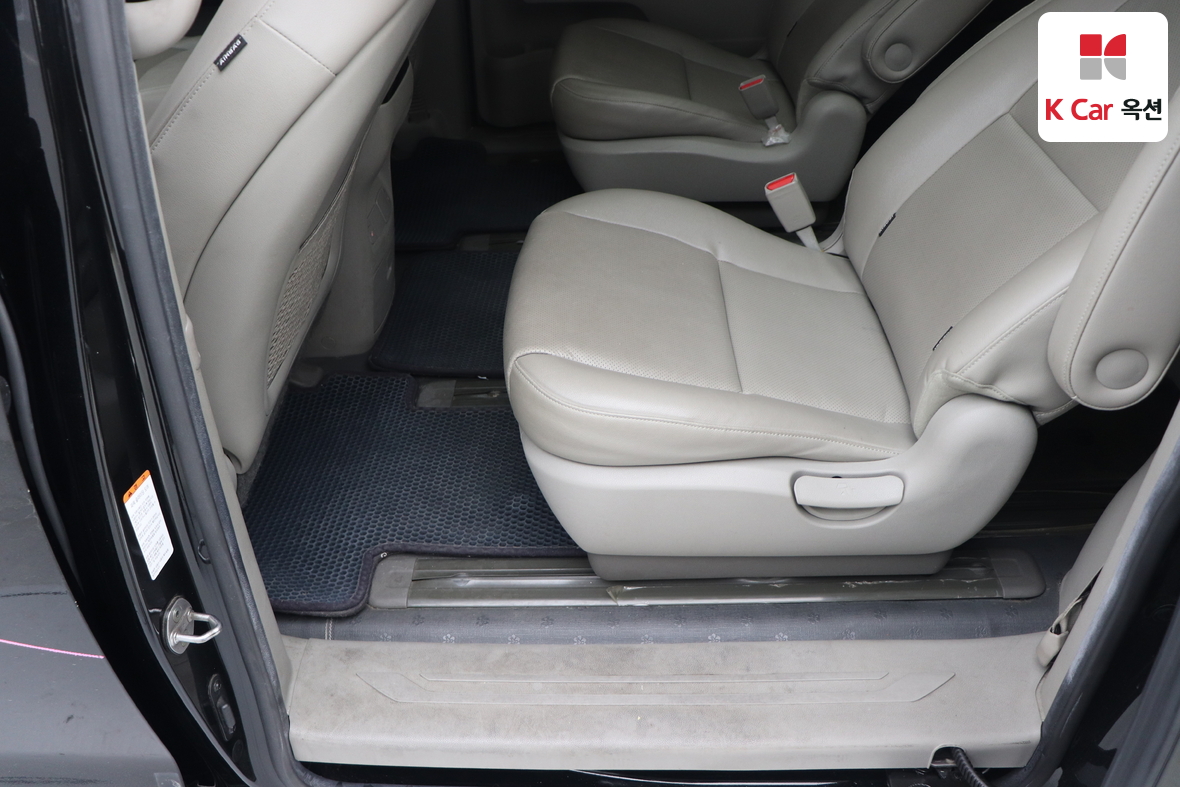 Kia New Carnival 2015 - Image 24