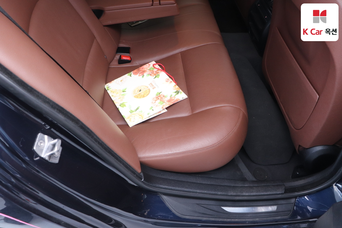 BMW 5 Series 2015 - Image 32