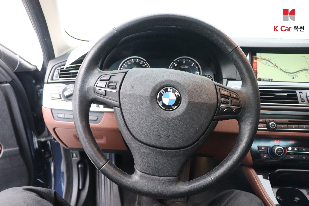 BMW 5 Series 2015 - Image 10