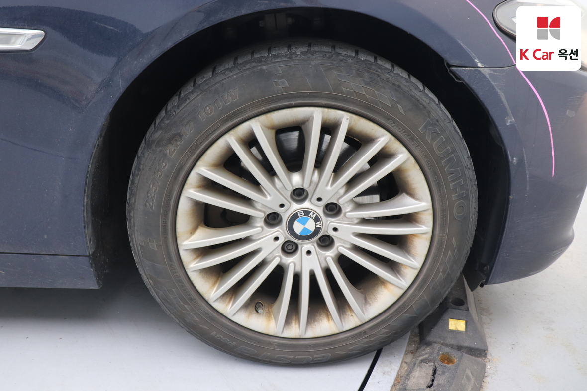 BMW 5 Series 2015 - Image 48