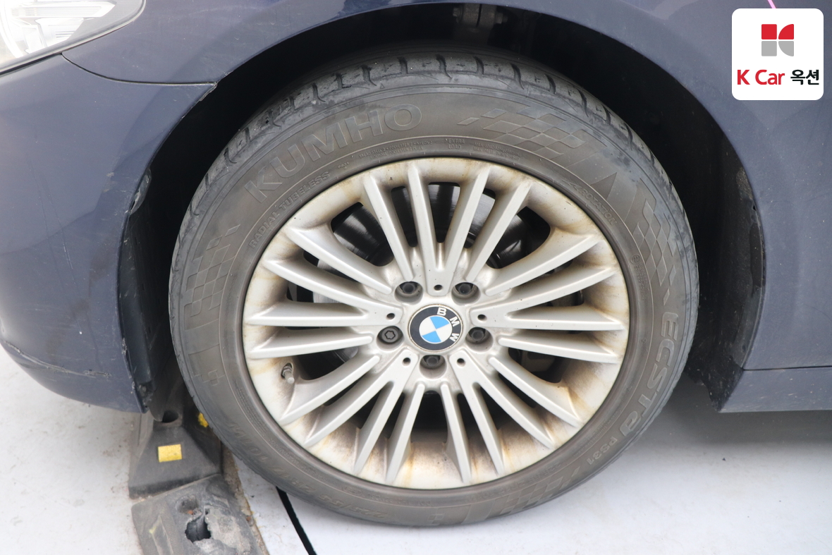 BMW 5 Series 2015 - Image 51