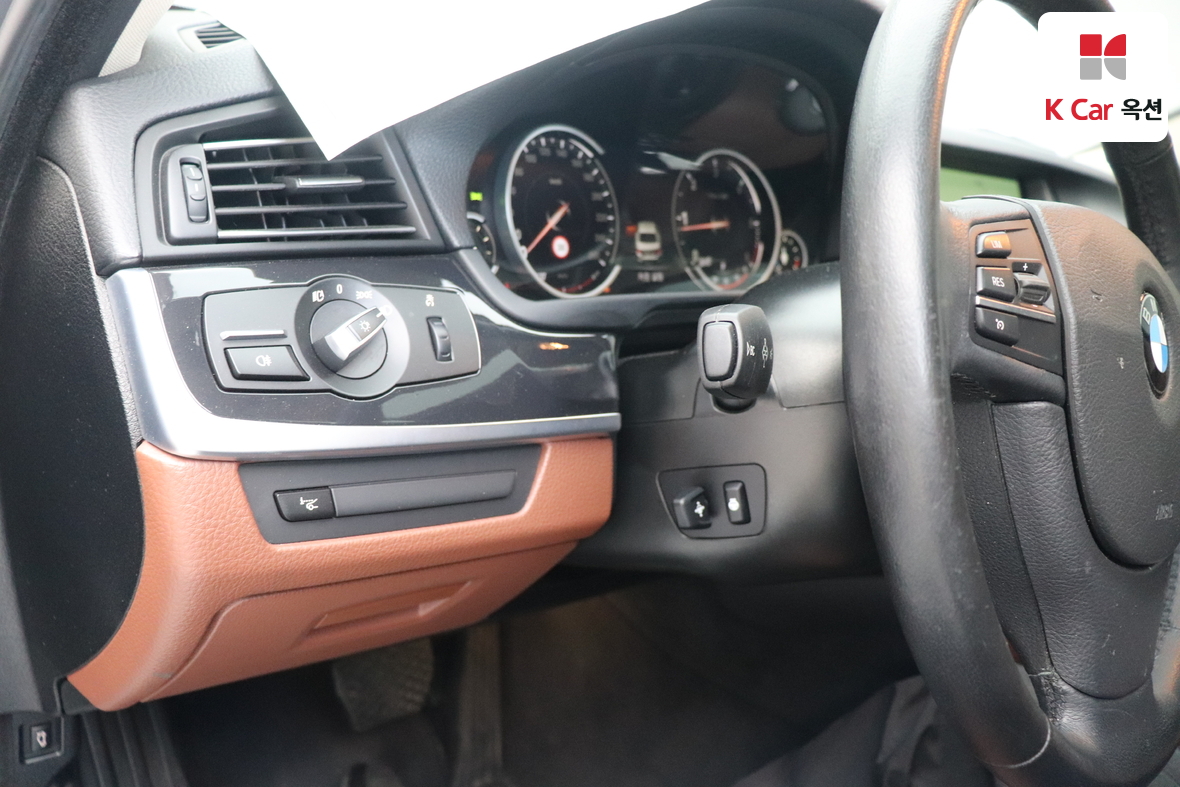 BMW 5 Series 2015 - Image 9