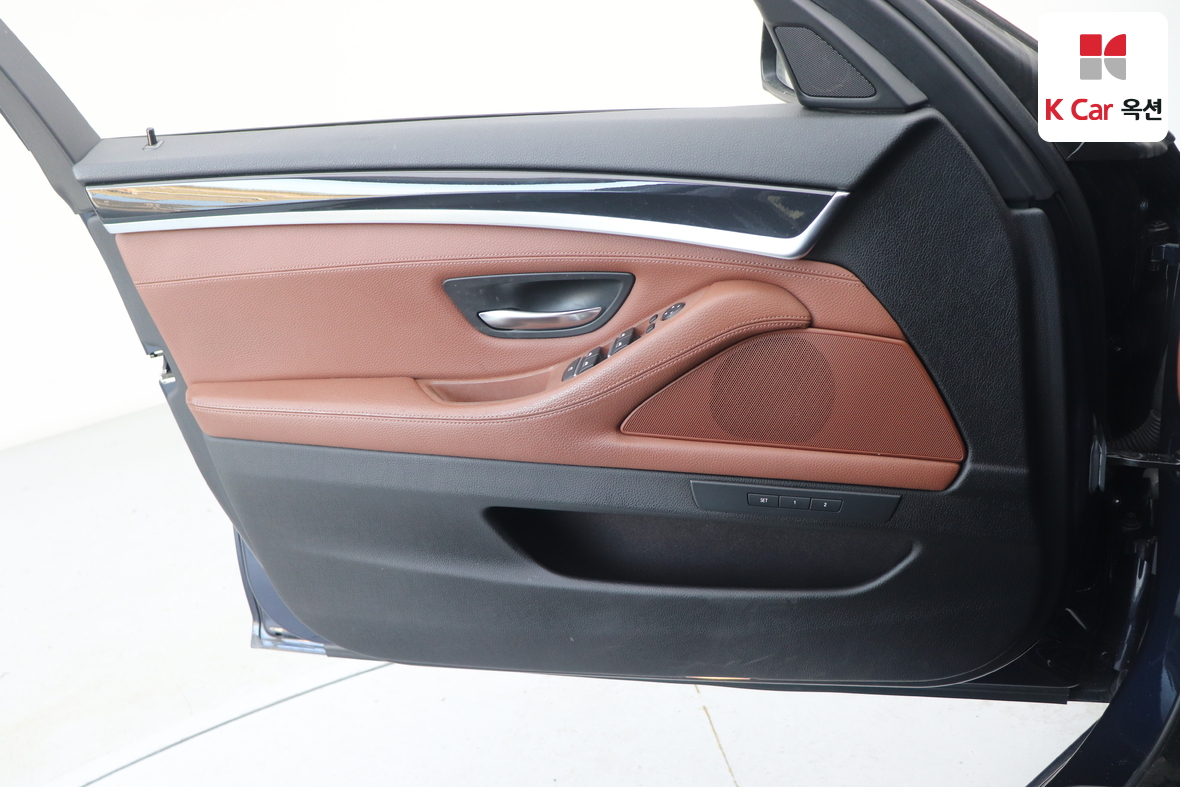 BMW 5 Series 2015 - Image 8