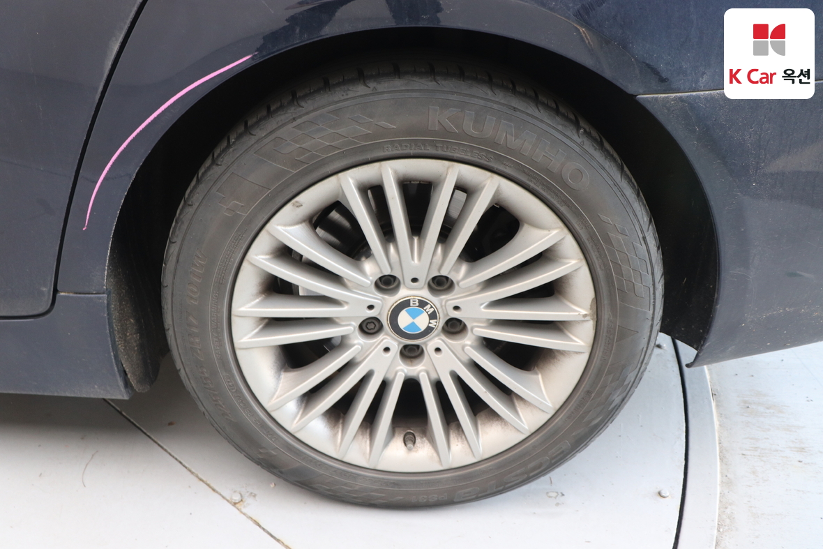 BMW 5 Series 2015 - Image 50