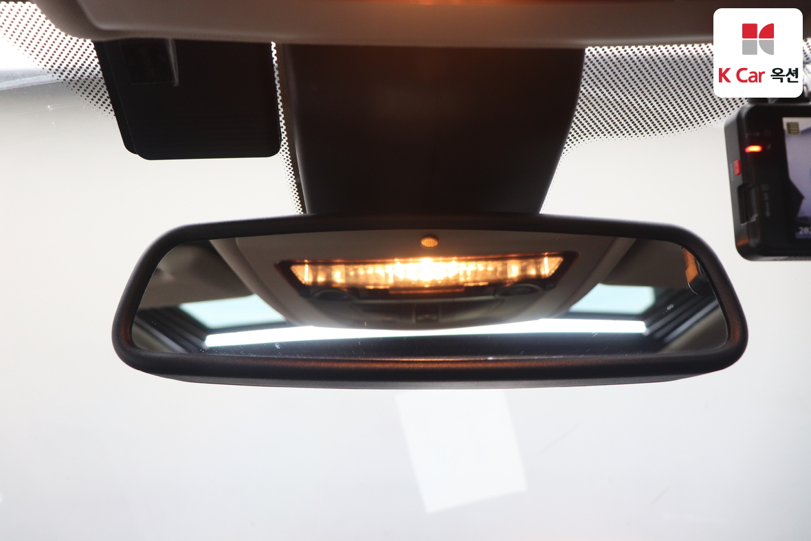 BMW 5 Series 2015 - Image 12