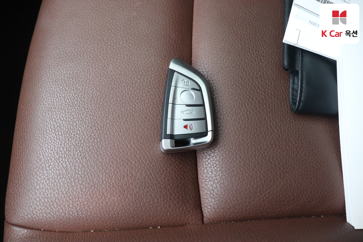 BMW 5 Series 2015 - Image 17