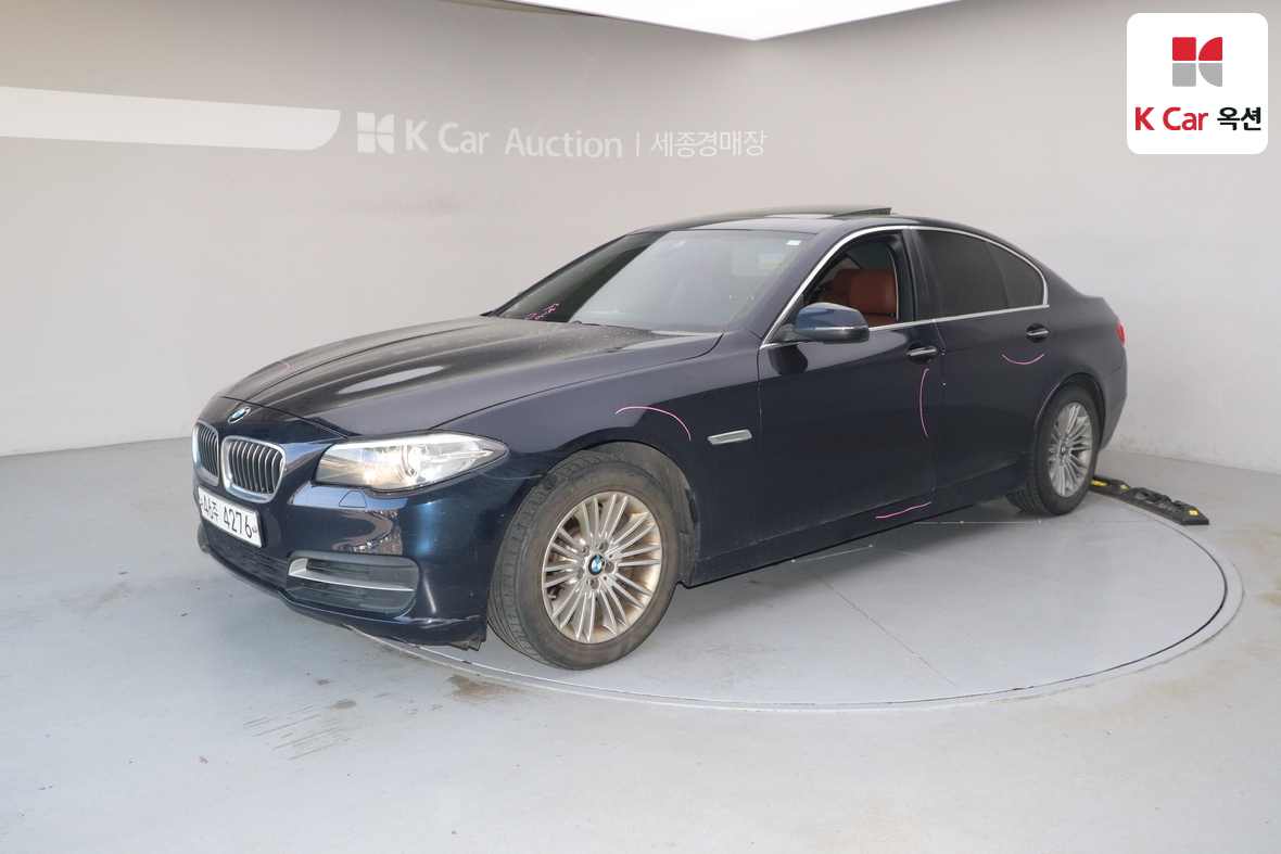 BMW 5 Series 2015 - Image 1