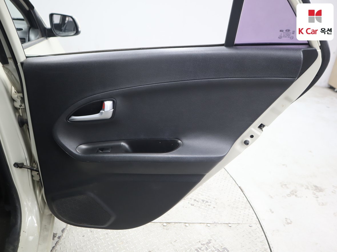 Kia Morning 2015 - Image 30