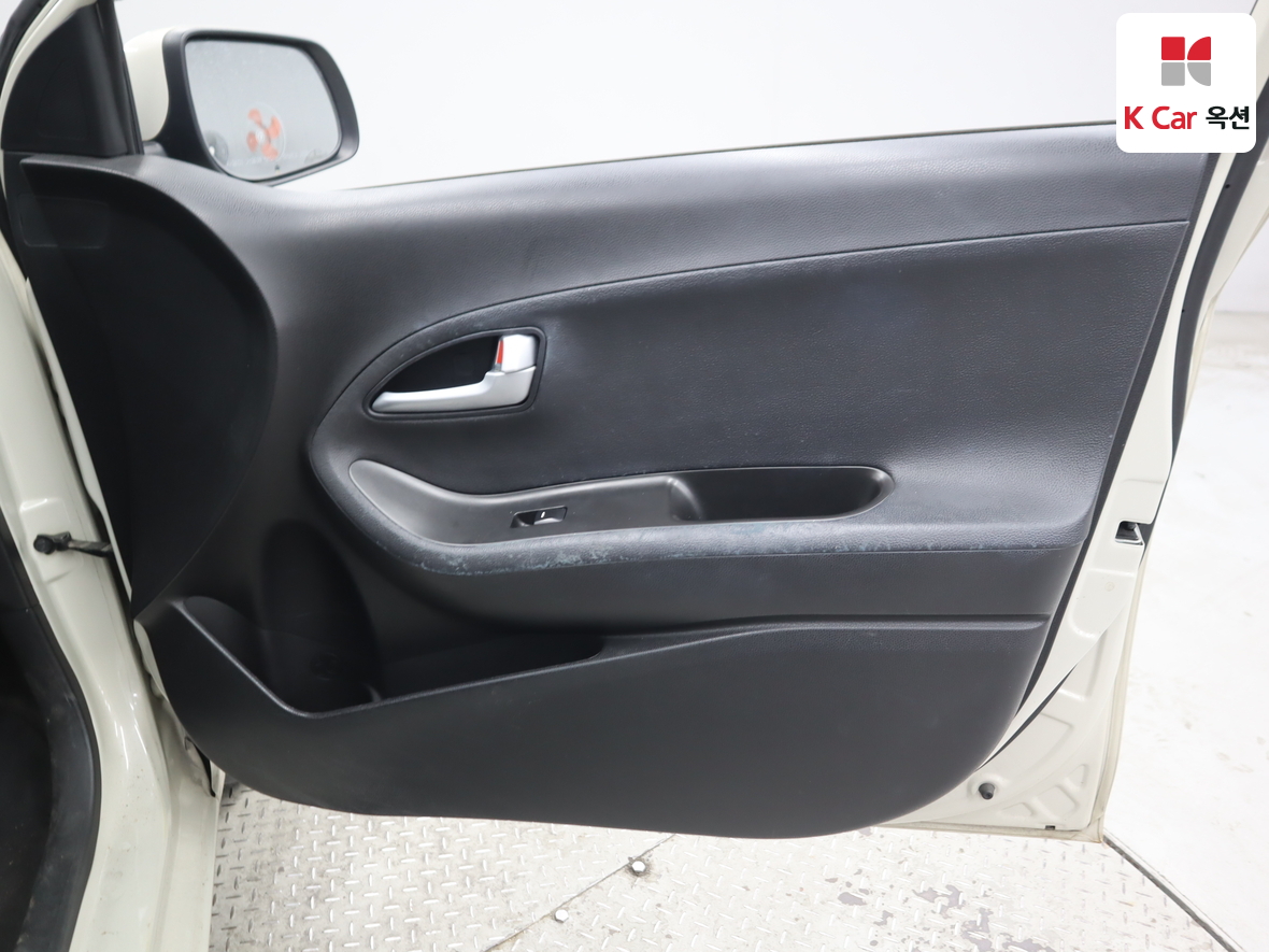 Kia Morning 2015 - Image 32