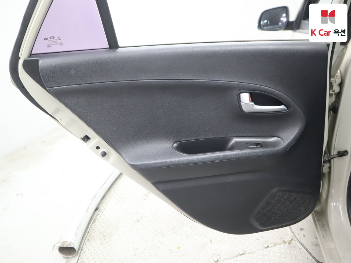 Kia Morning 2015 - Image 25