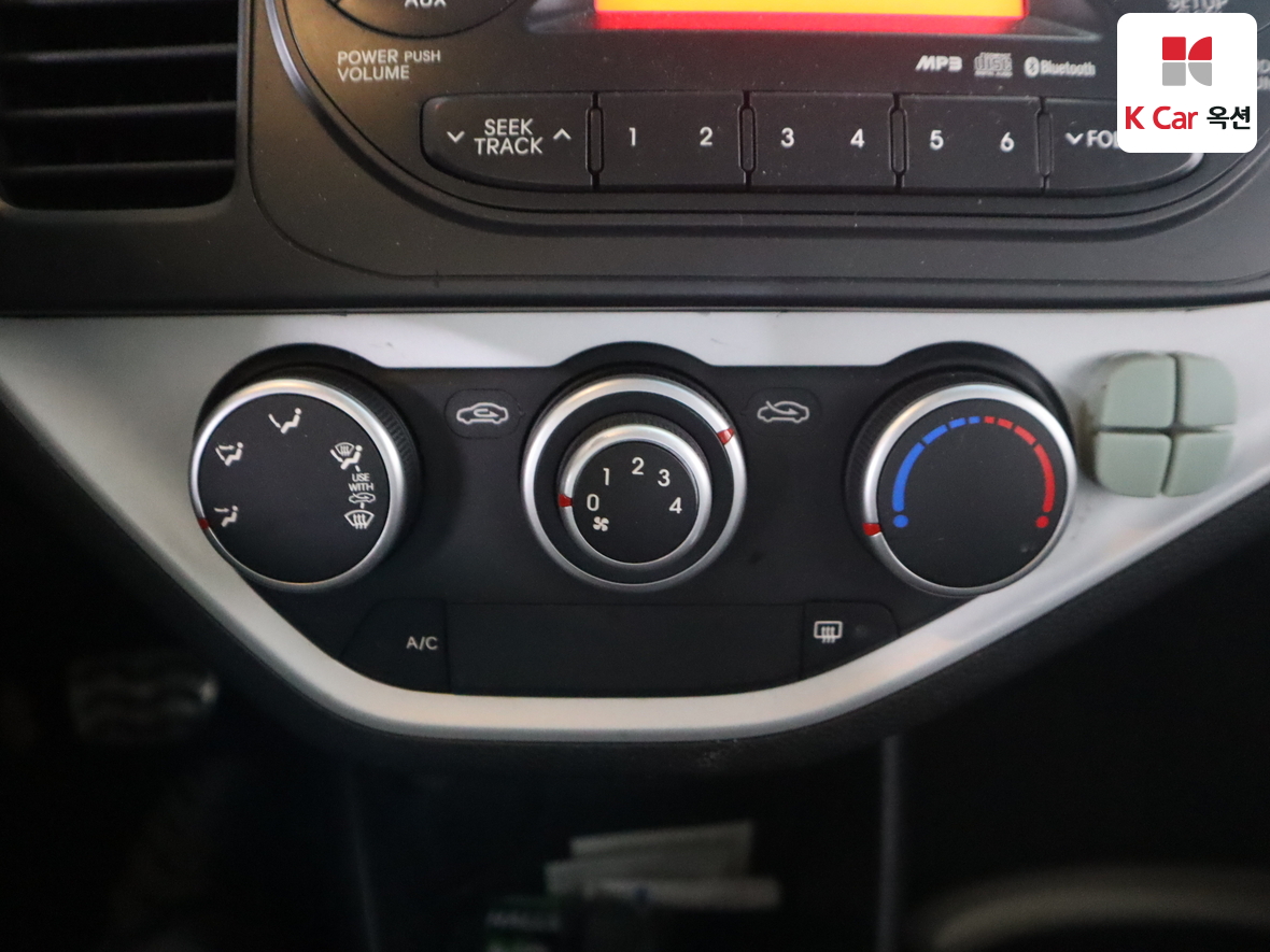 Kia Morning 2015 - Image 16