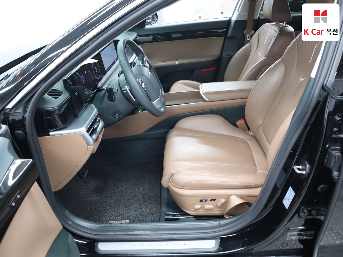 Hyundai AZERA 2023 - Image 18