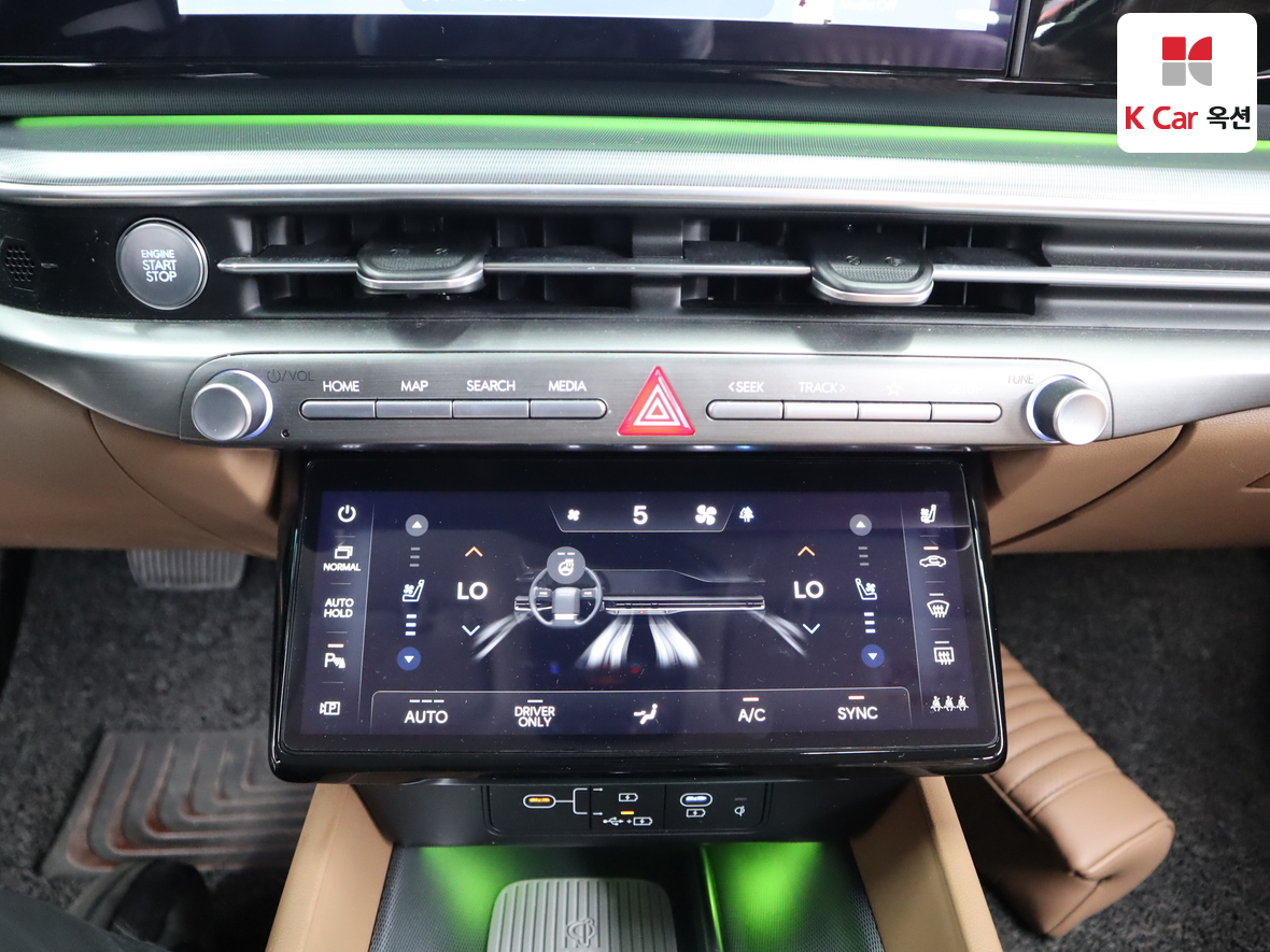 Hyundai AZERA 2023 - Image 15