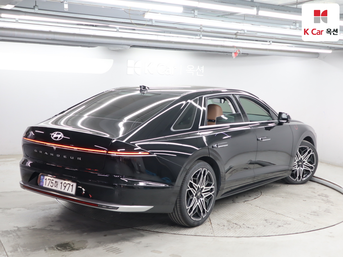 Hyundai AZERA 2023 - Image 2