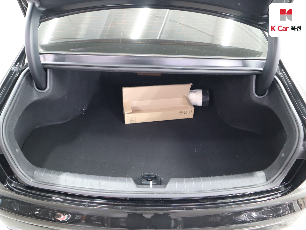 Hyundai AZERA 2023 - Image 26