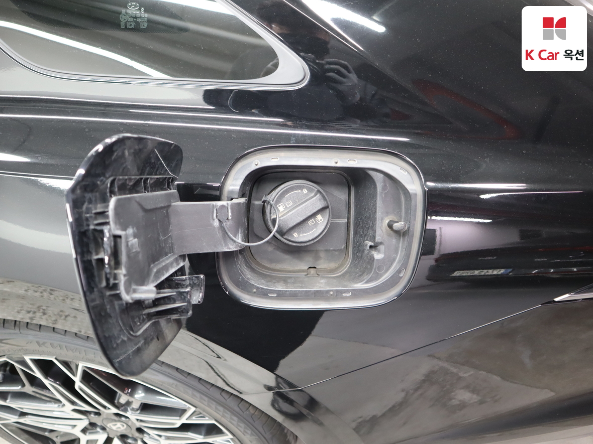 Hyundai AZERA 2023 - Image 25