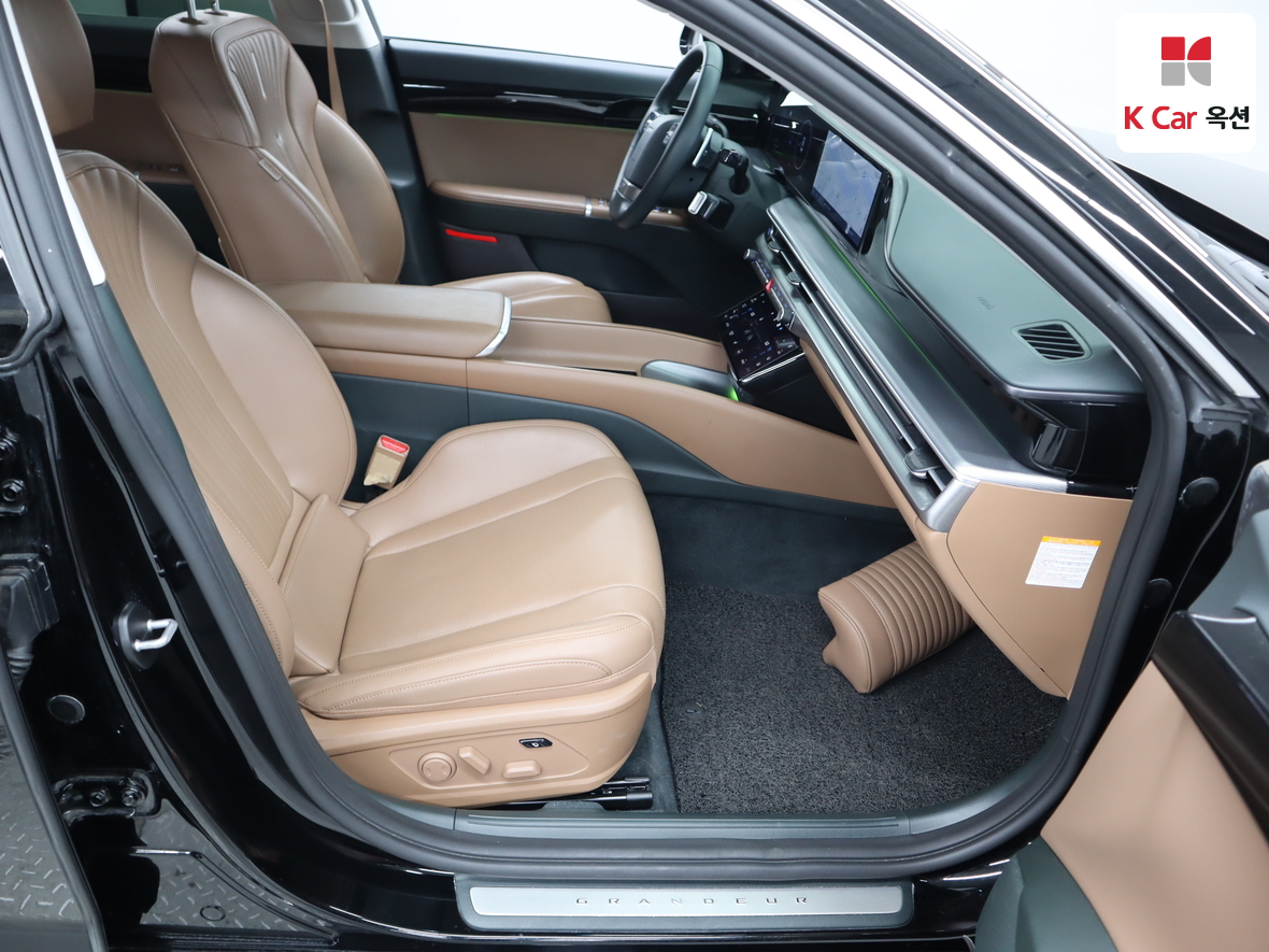 Hyundai AZERA 2023 - Image 31