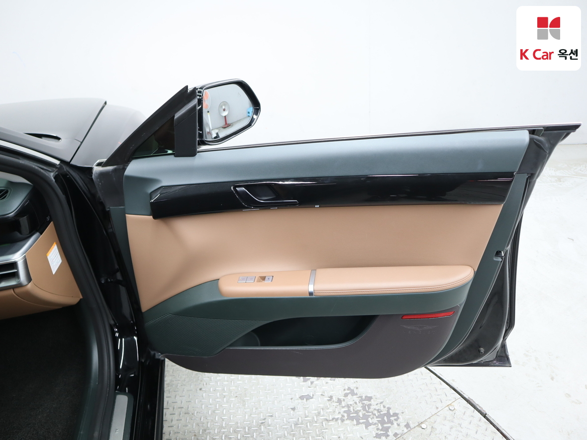 Hyundai AZERA 2023 - Image 30