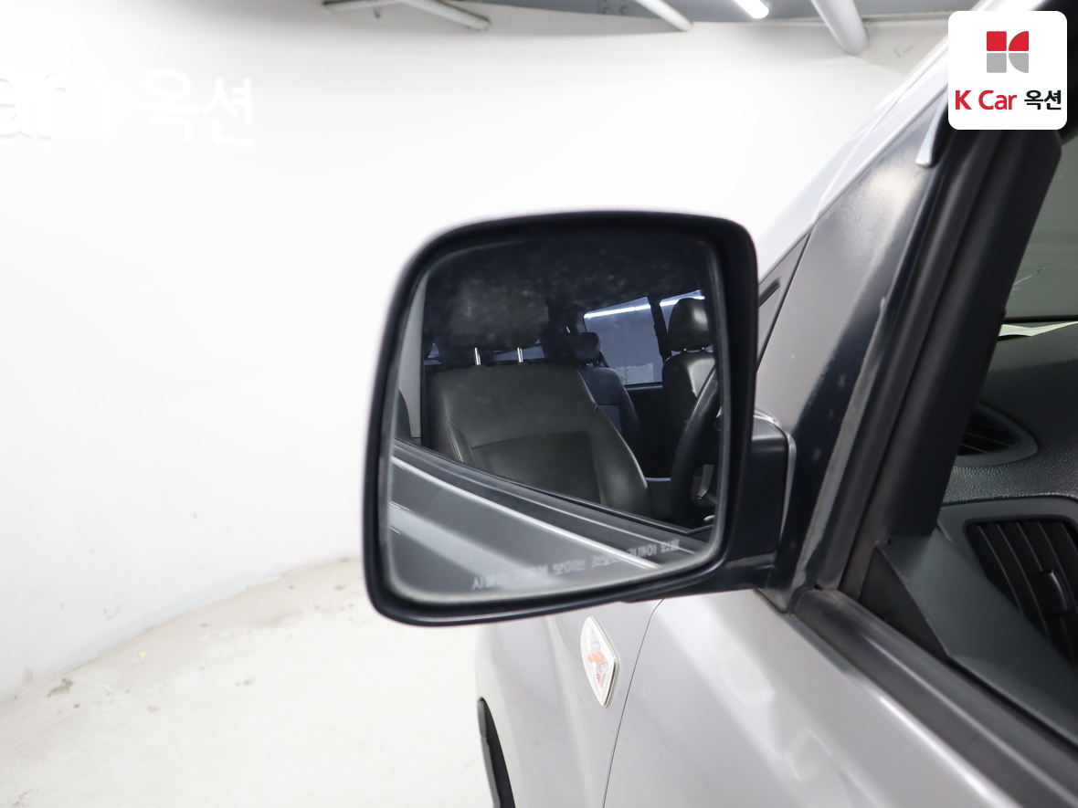 هيونداي جراند ستاريكس 2013 - صورة 22