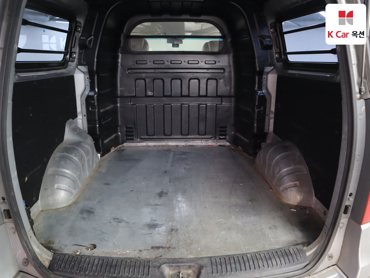 هيونداي جراند ستاريكس 2013 - صورة 25