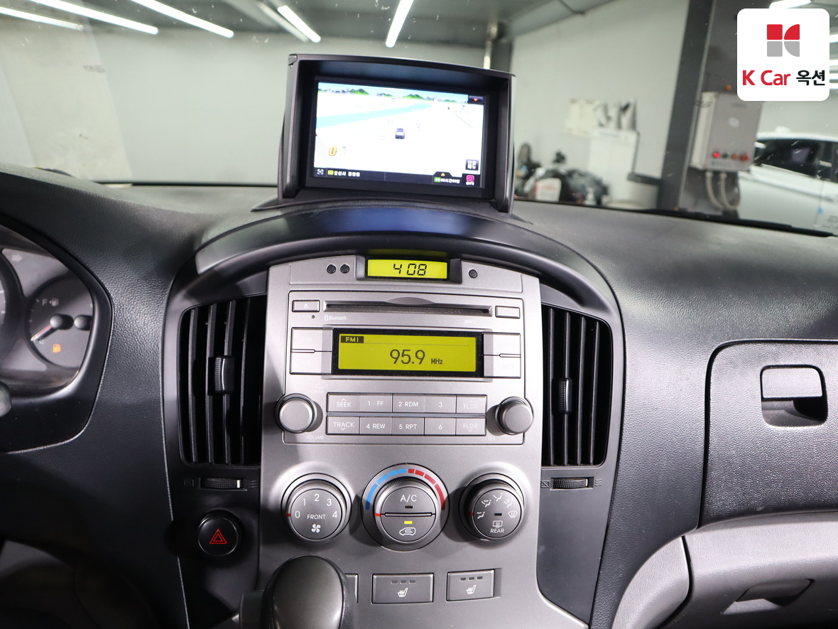 هيونداي جراند ستاريكس 2013 - صورة 6