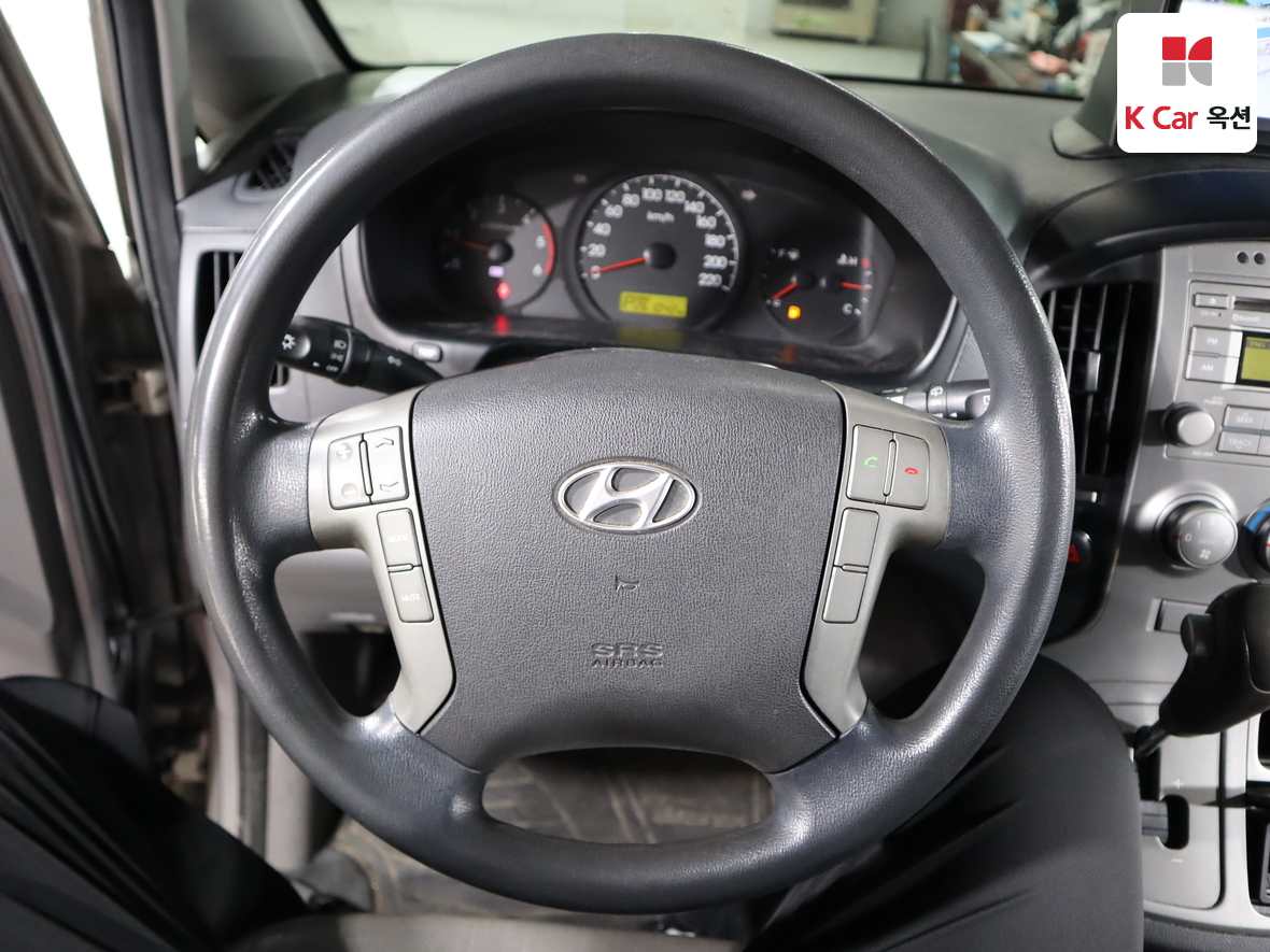 هيونداي جراند ستاريكس 2013 - صورة 10