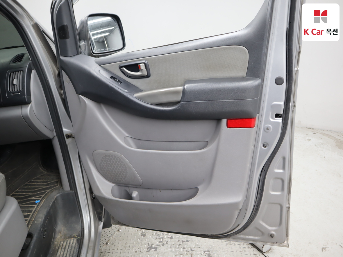 هيونداي جراند ستاريكس 2013 - صورة 27