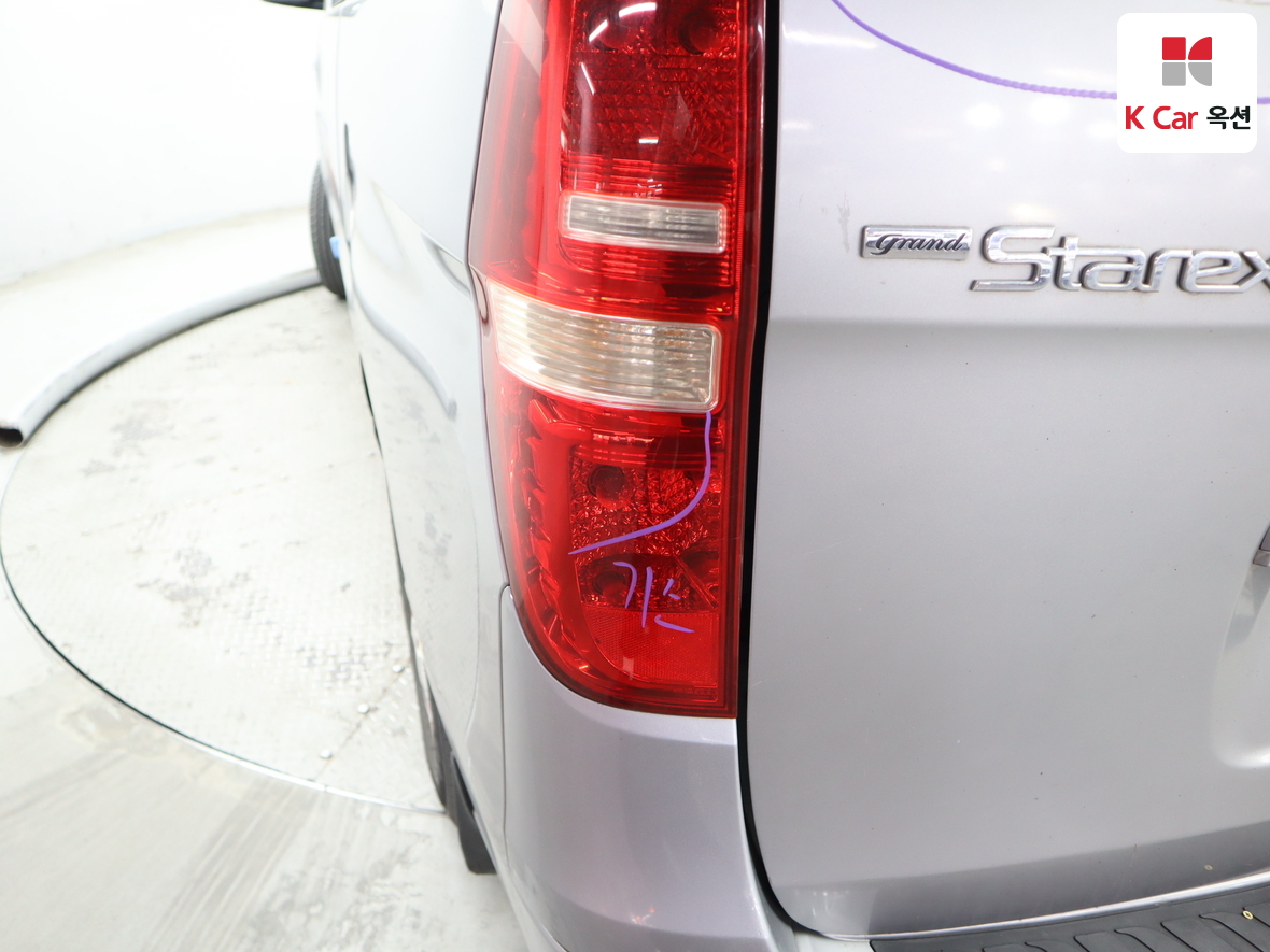 هيونداي جراند ستاريكس 2013 - صورة 36