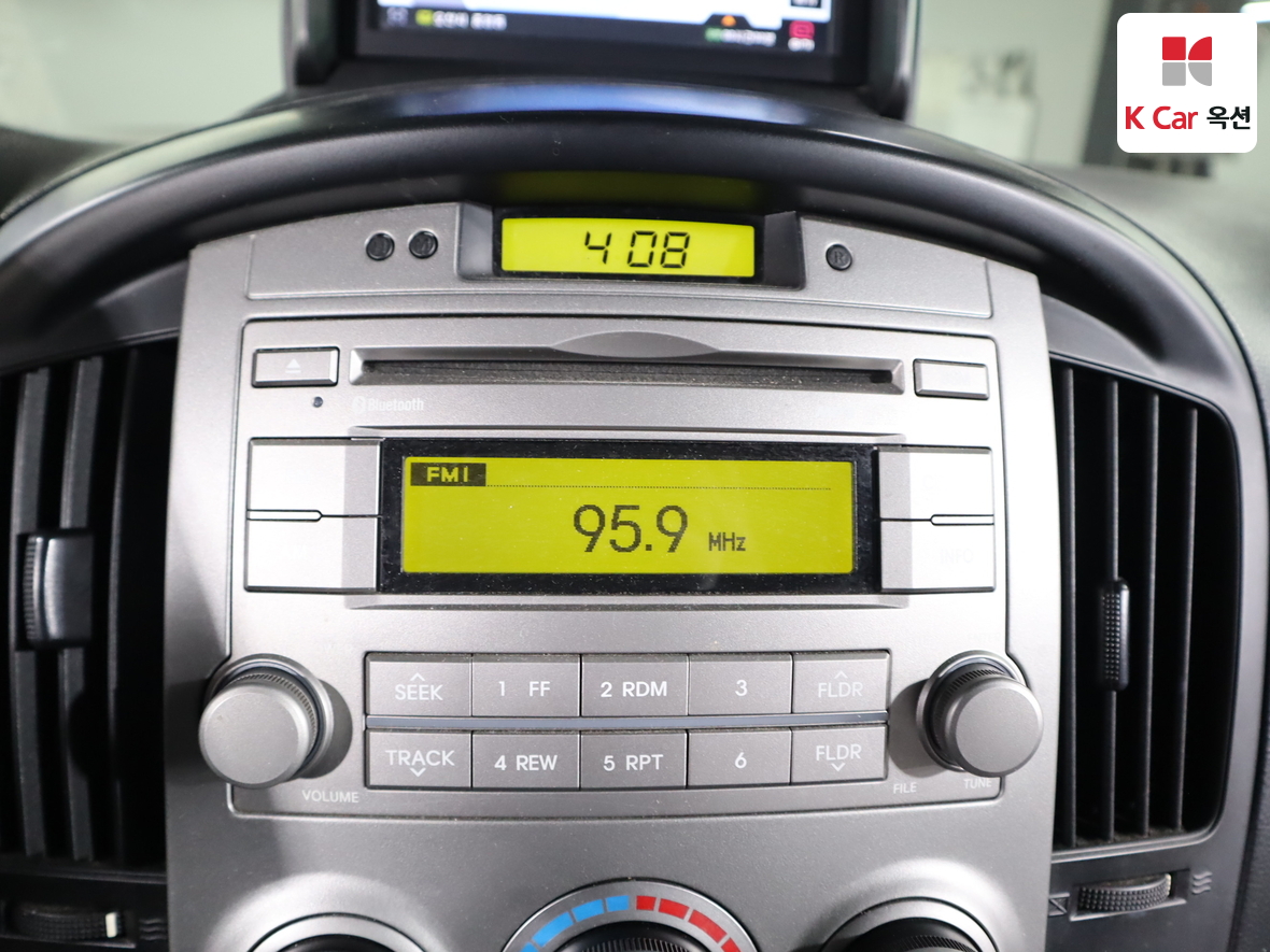 هيونداي جراند ستاريكس 2013 - صورة 15